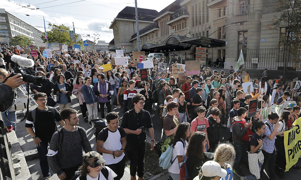 Climat environ 3'500 personnes manifestent à Lausanne Radio Lac
