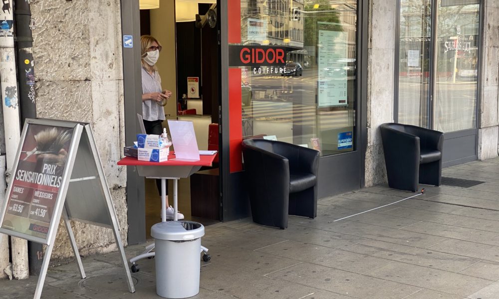 Les coiffeurs genevois pourront rouvrir dès samedi Les coiffeurs genevois pourront rouvrir dès samedi