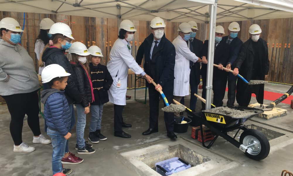 Pose de la première pierre de la Maison des enfants et des adolescents à Genève Pose de la première pierre de la Maison des enfants et des adolescents à Genève