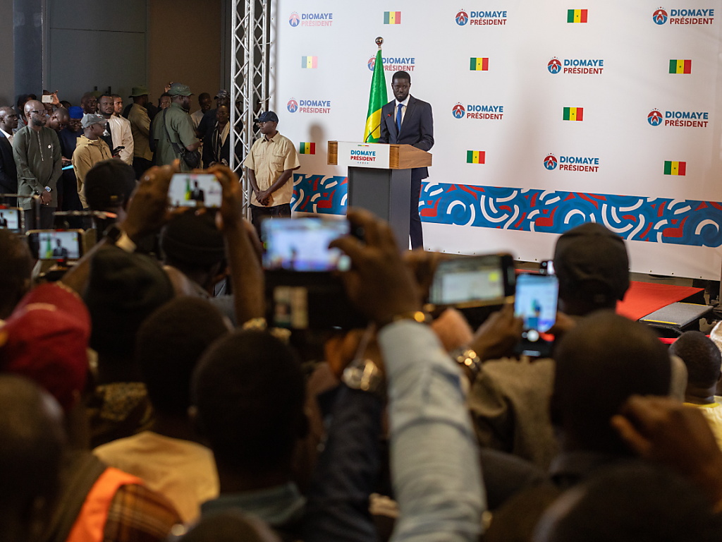 Présidentielle au Sénégal: large victoire pour l'opposant Faye