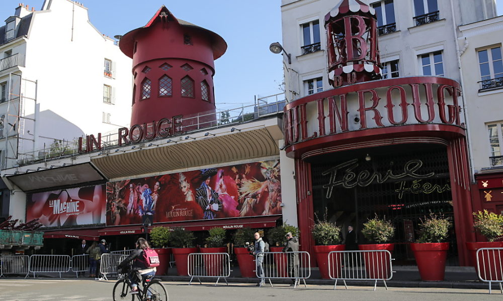 Paris: the wings of the Moulin Rouge collapsed, no injuries