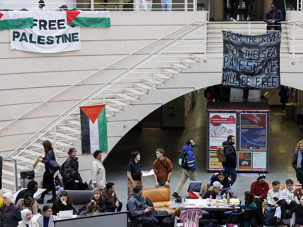 Première nuit à UniMail pour les étudiants pro-palestiniens