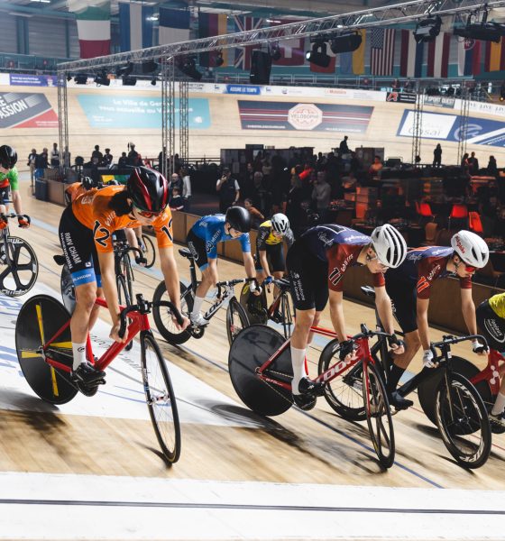 Cyclistes sur la piste du vélodrome lors des 4 Jours de Genève