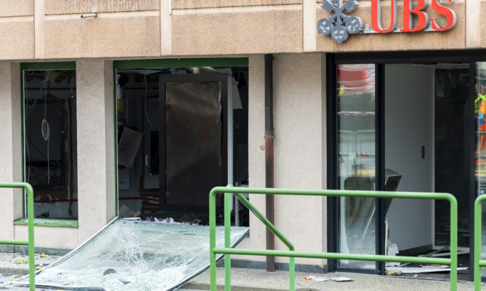 Bancomat attaqué à l'explosif à Gland (VD) - Gros dommages