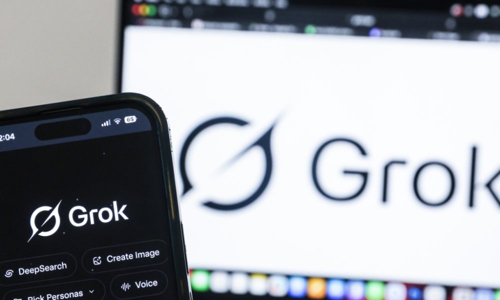 X annonce des mesures pour empêcher l'IA Grok de "déshabiller"