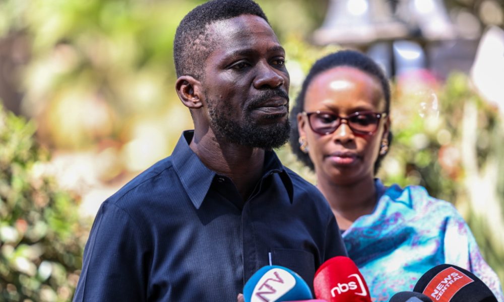 Ouganda: le camp du principal opposant dénonce un raid policier