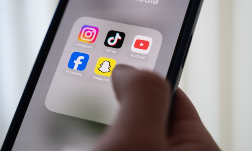 La moitié des communes suisses misent sur les réseaux sociaux