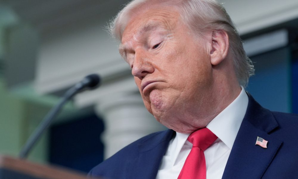 Trump vante son bilan lors d'une conférence de presse décousue