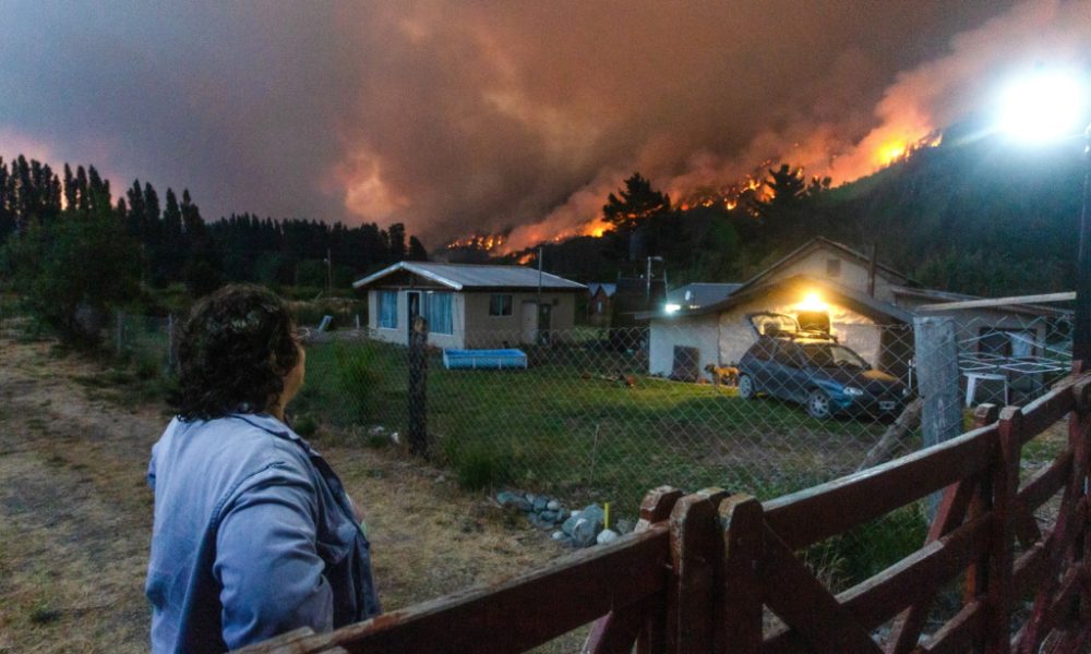 Argentine: le climat extrême complique la lutte contre les feux