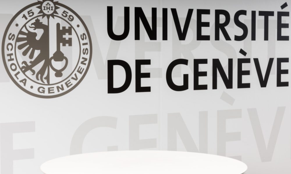 An exhibition on centenarians at the University of Geneva