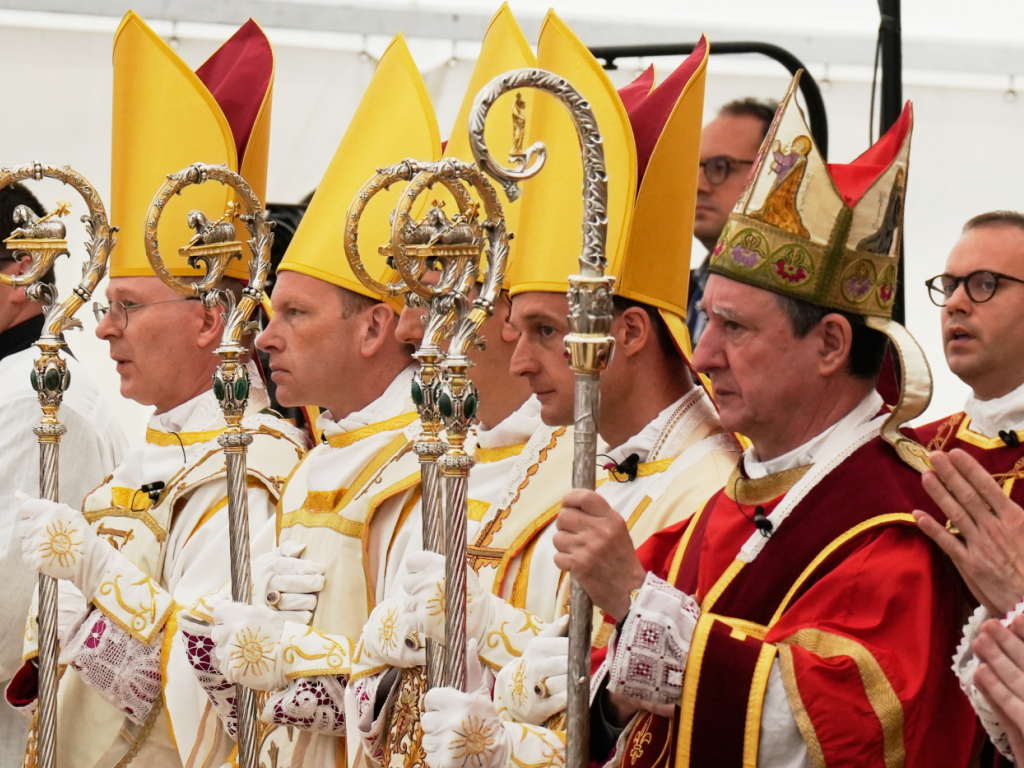 Le Vatican sanctionne le