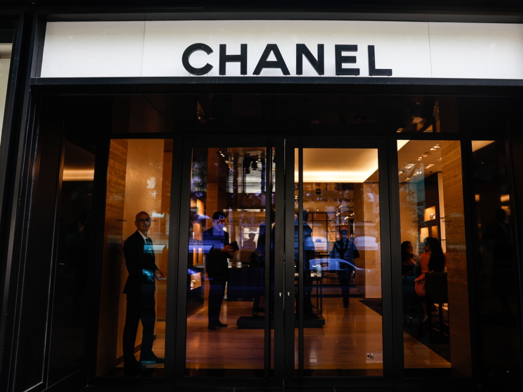 Chanel acquiert la maison de chemisiers Charvet