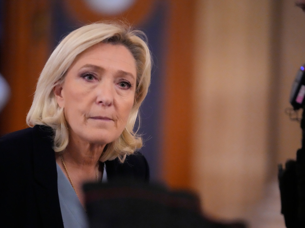 La candidature de Marine Le Pen à la présidentielle en suspens